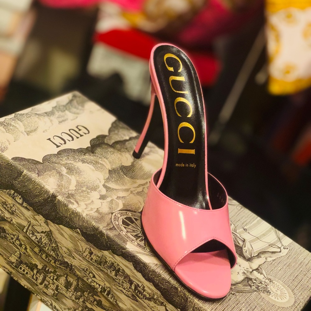 BRAND NEW* GUCCI SIZE 39